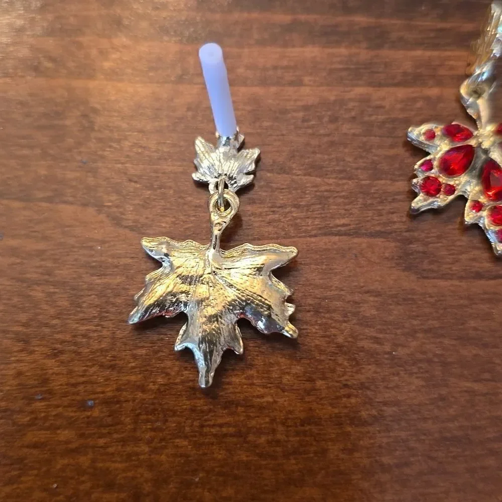 Maple leaf earrings - Picture 4 of 4